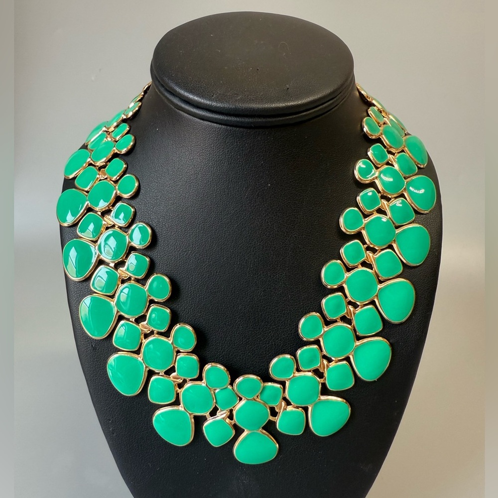 New Light green enamel metal necklace